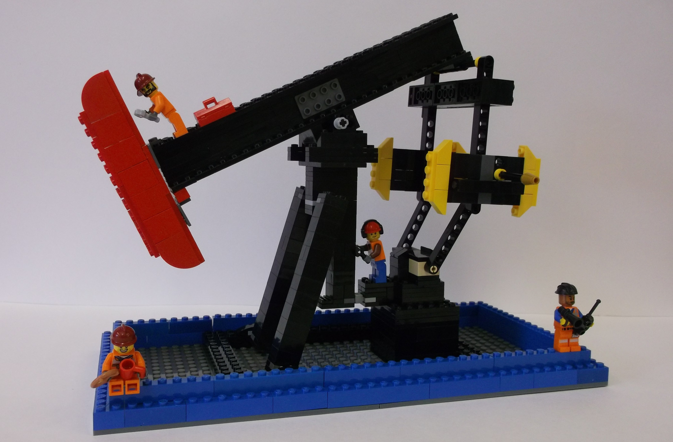 LEGO IDEAS Iconic Pump Jack