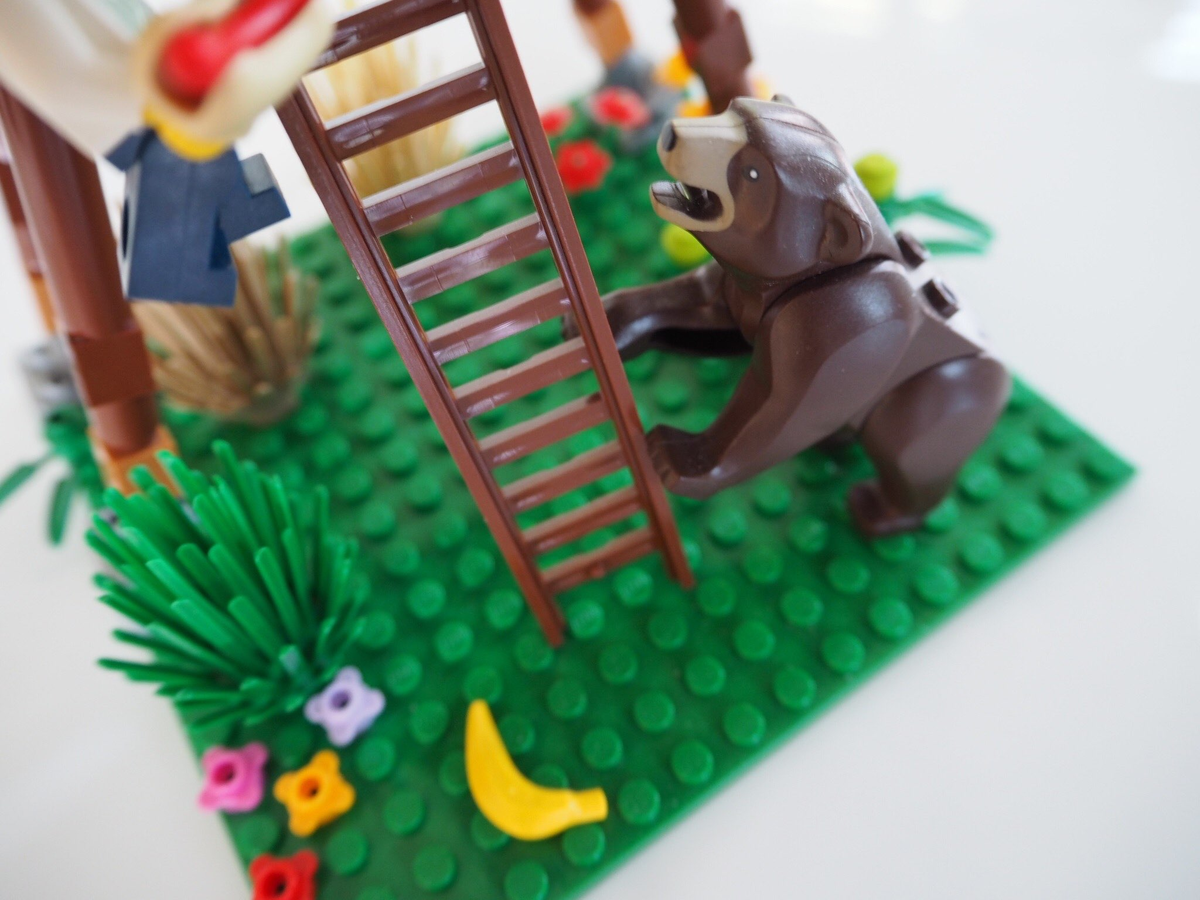 Lego grizzly bear hotsell
