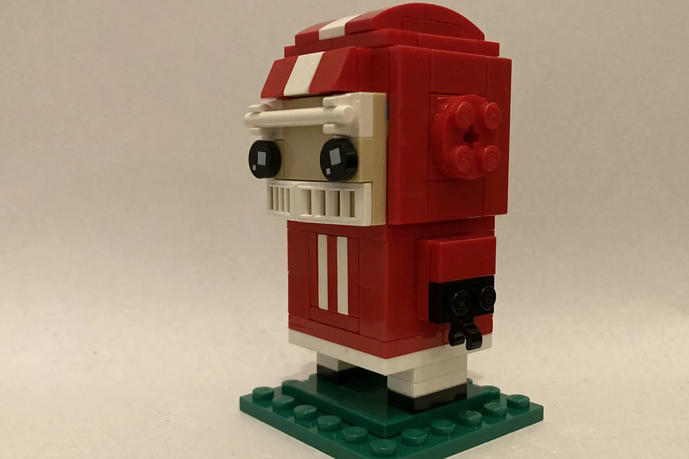 LEGO IDEAS Brickheadz Football Player