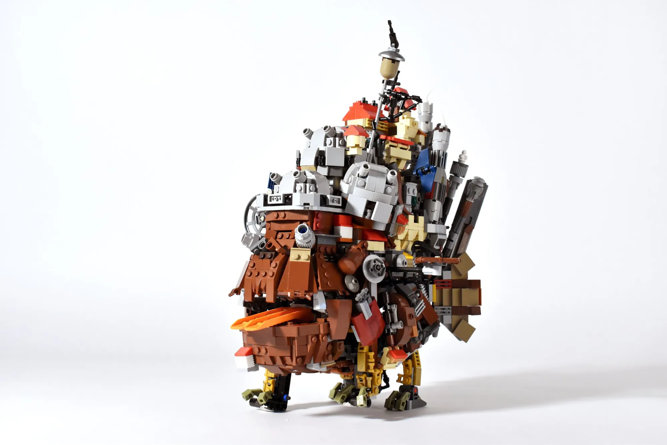 LEGO IDEAS - Motorized Howl's Moving Castle