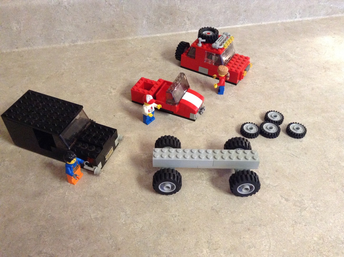 LEGO IDEAS Modern Kub Kar