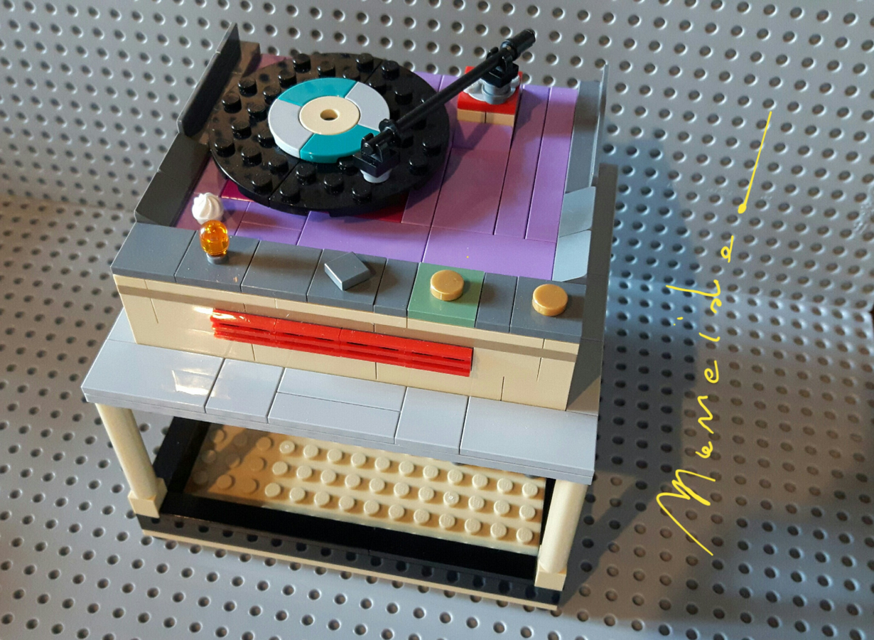 LEGO IDEAS Record Player Desk Organizer With Secret Box