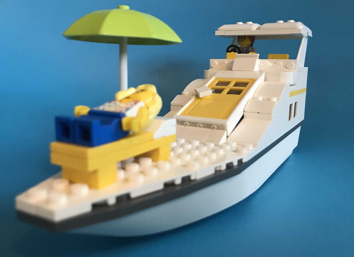 mini yacht lego