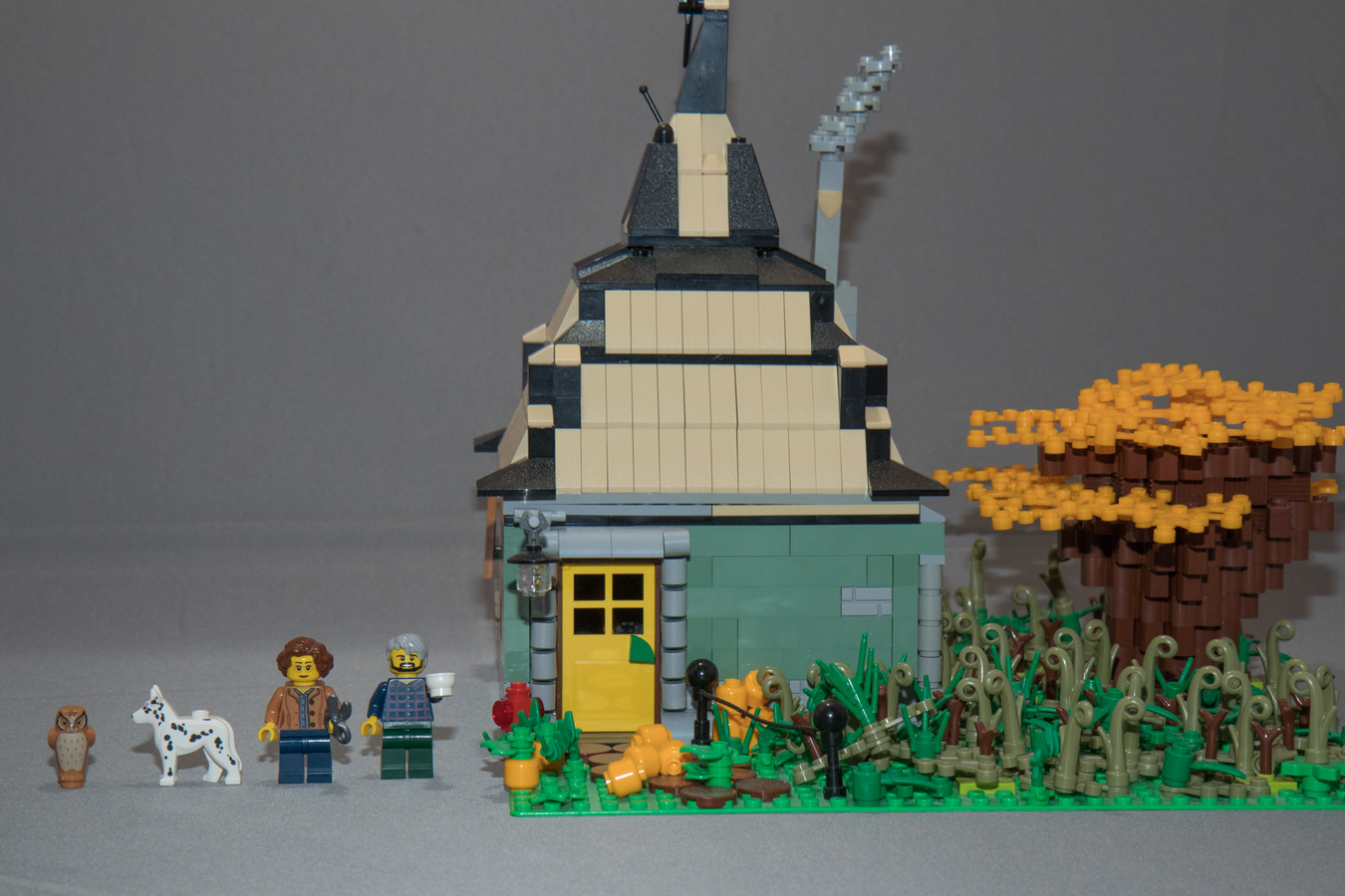 Lego witch online house