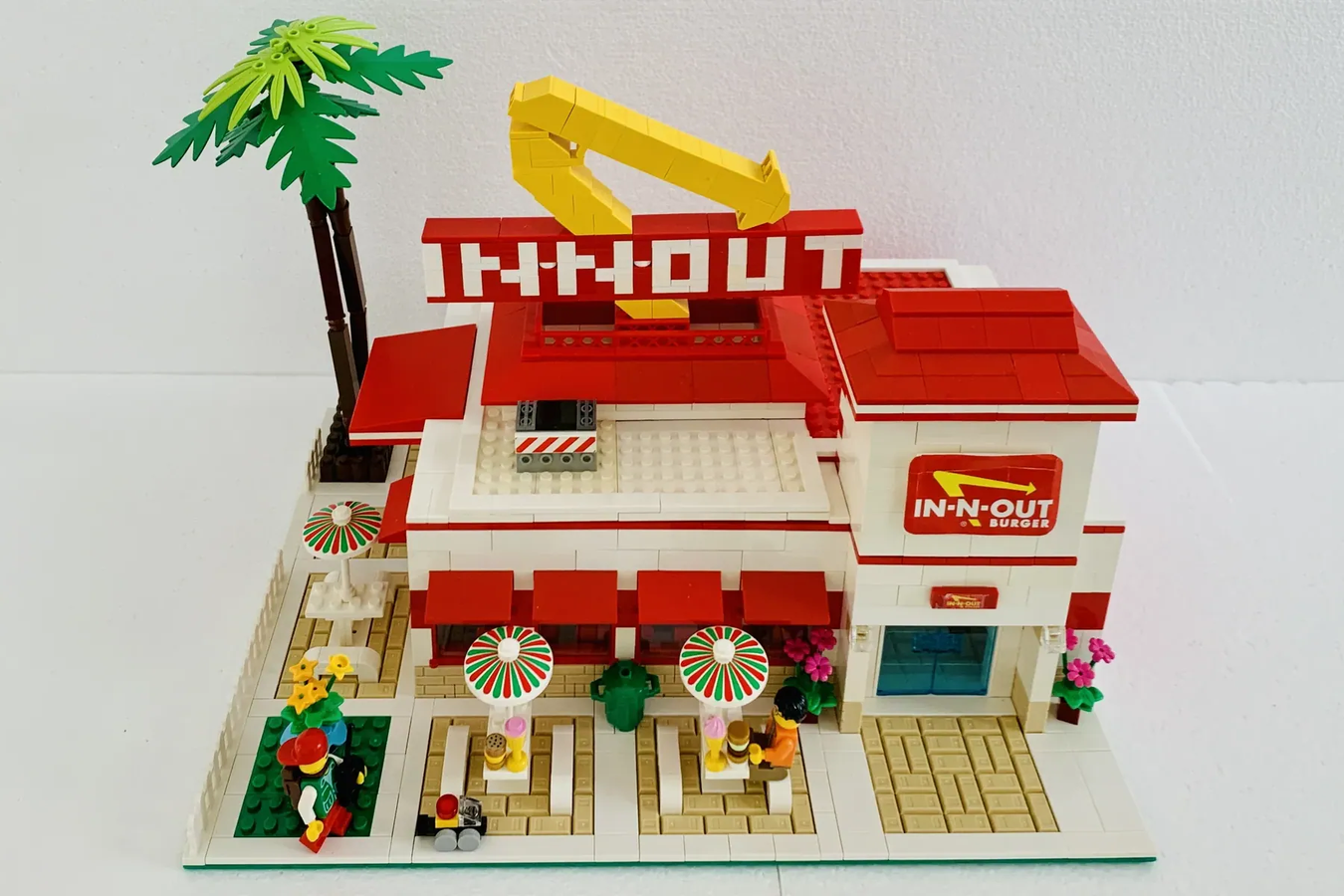 Lego restaurant hot sale