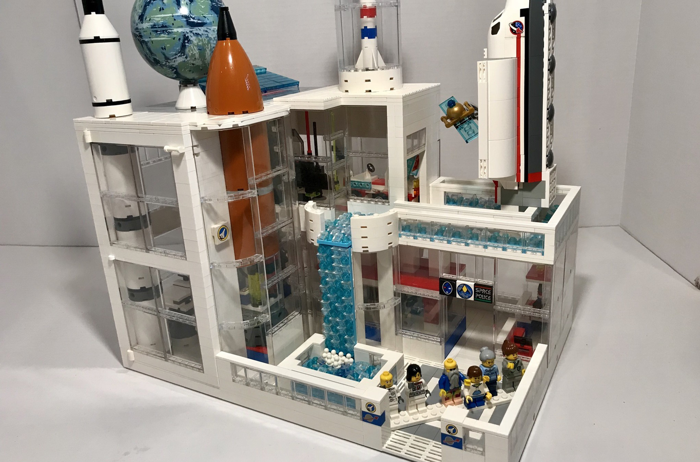 LEGO IDEAS Lego Modular Space Museum