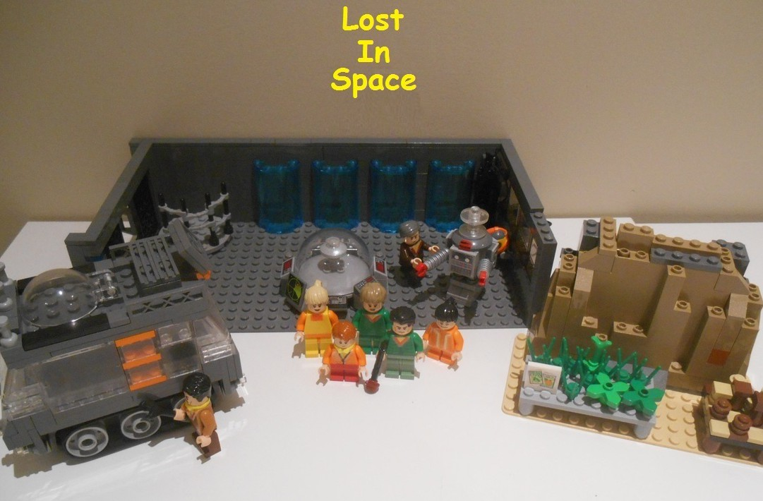 lego lost in space robot