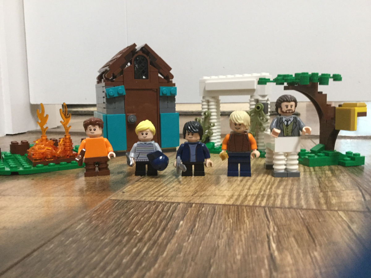 LEGO IDEAS - Percy Jackson & the Olympians- Camp Half-Blood Poseidon Cabin