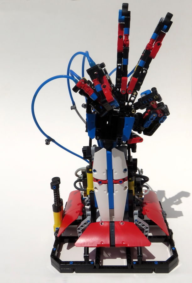 Lego robot hot sale hand