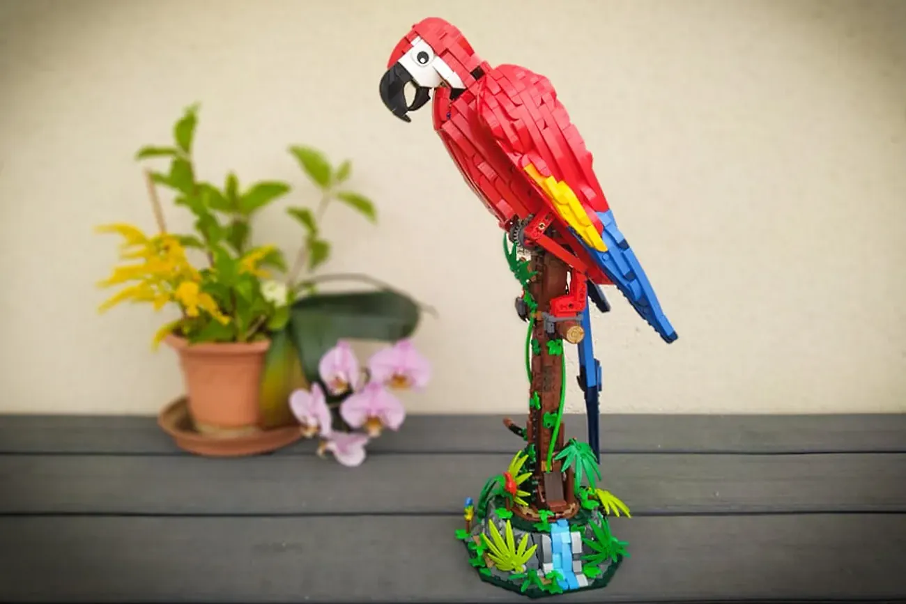 Lego parrot online