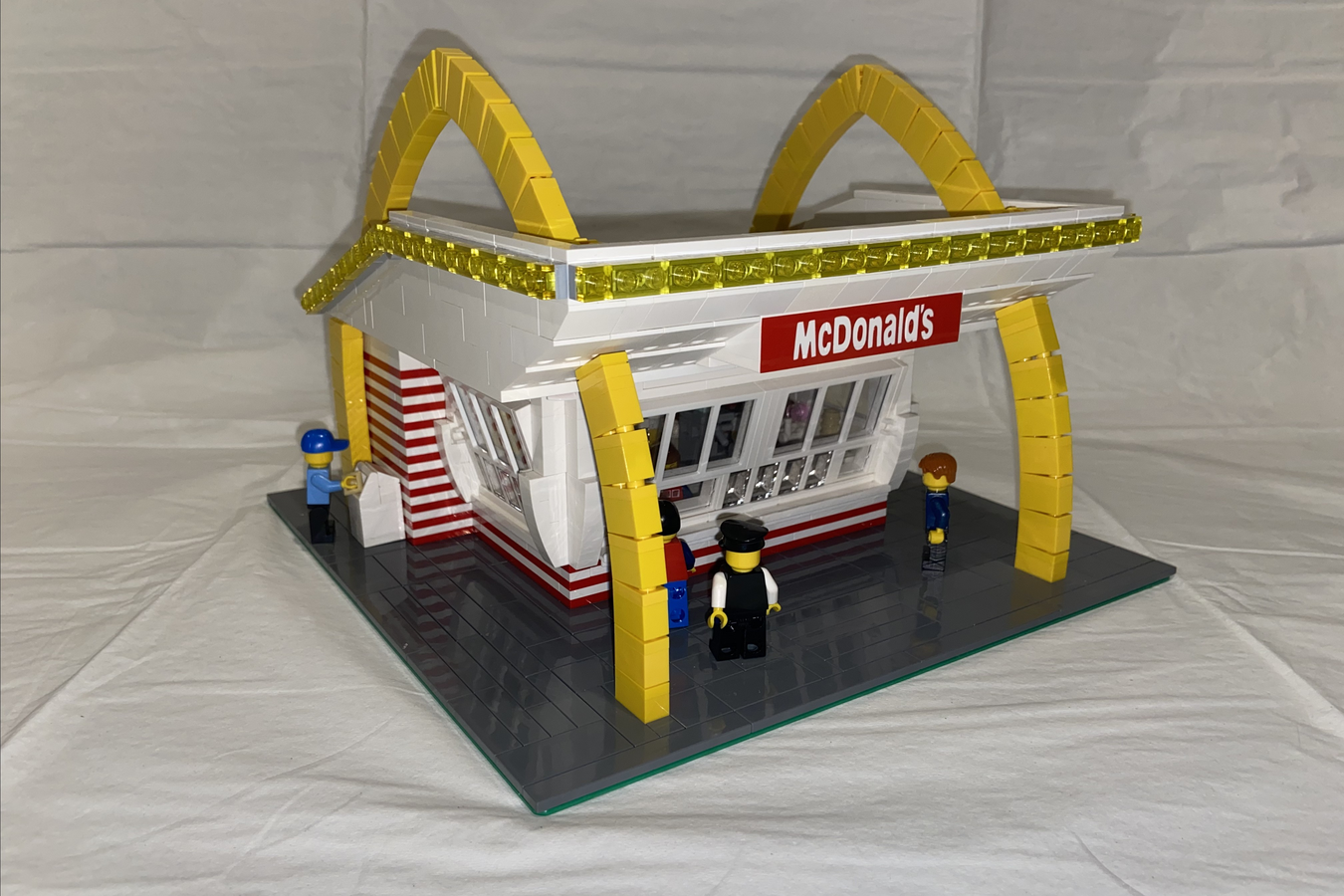 Lego mcdonalds hot sale moc