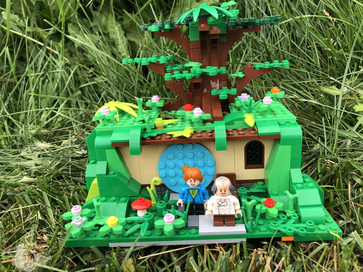 Hobbit hole best sale lego set