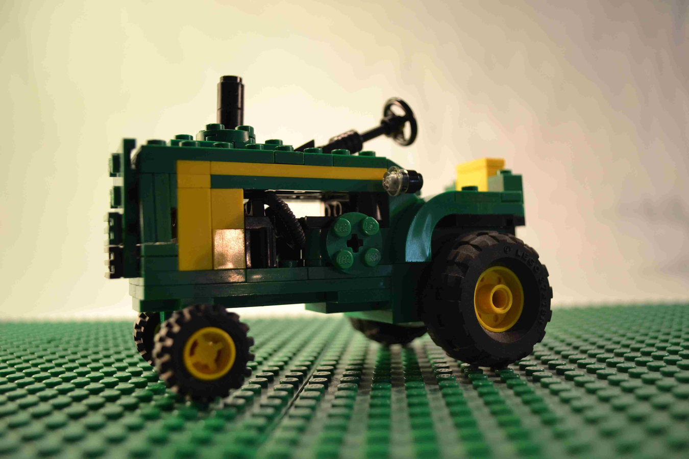 LEGO IDEAS - John Deere 720, 1957 Model.