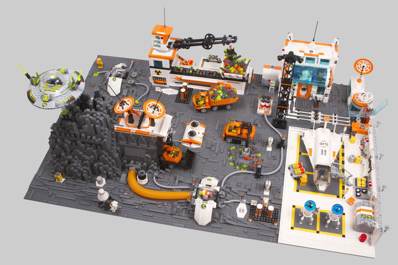 Lego discount moon station