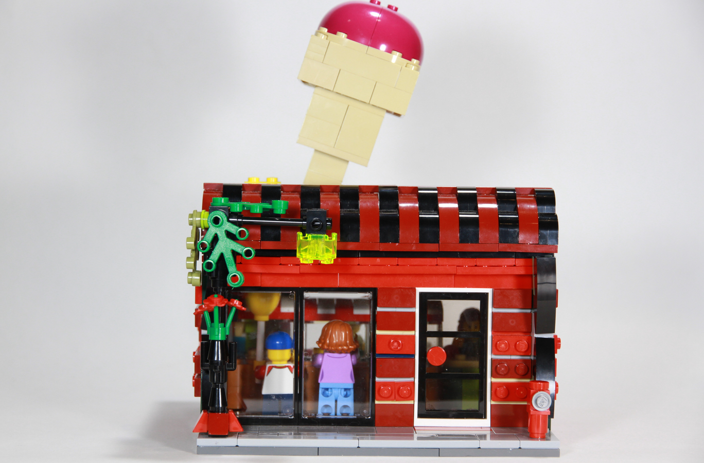 LEGO IDEAS - Ice Cream Parlor