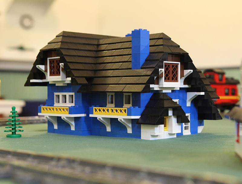 LEGO IDEAS Swiss Chalet 1