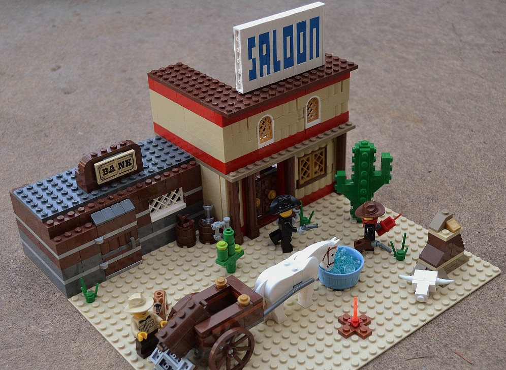 LEGO IDEAS Wild West Saloon And Bank