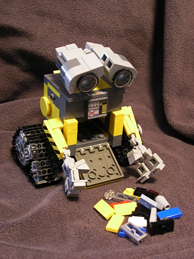 How to build a Lego mini WALL-E. I'd done a mini version WALL-E