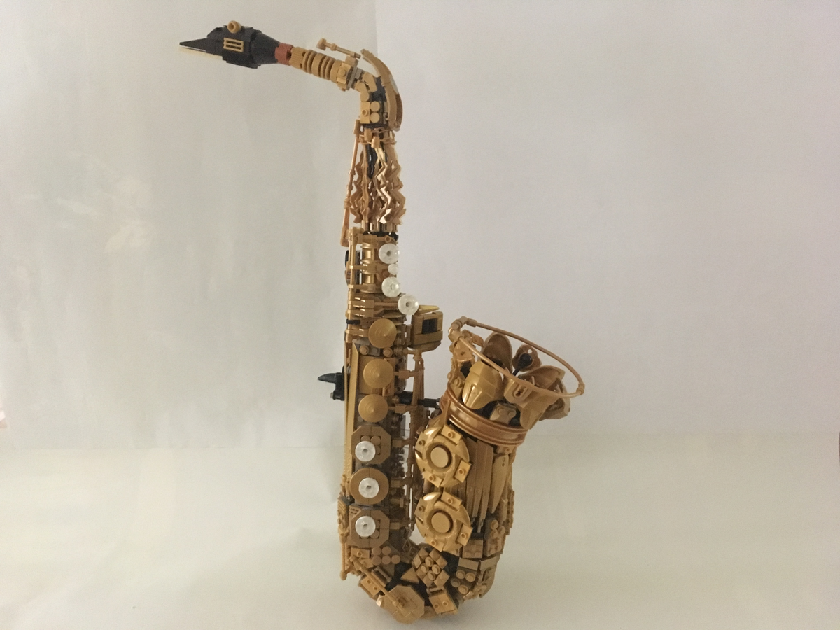 Joueur de saxophone, Wiki LEGO