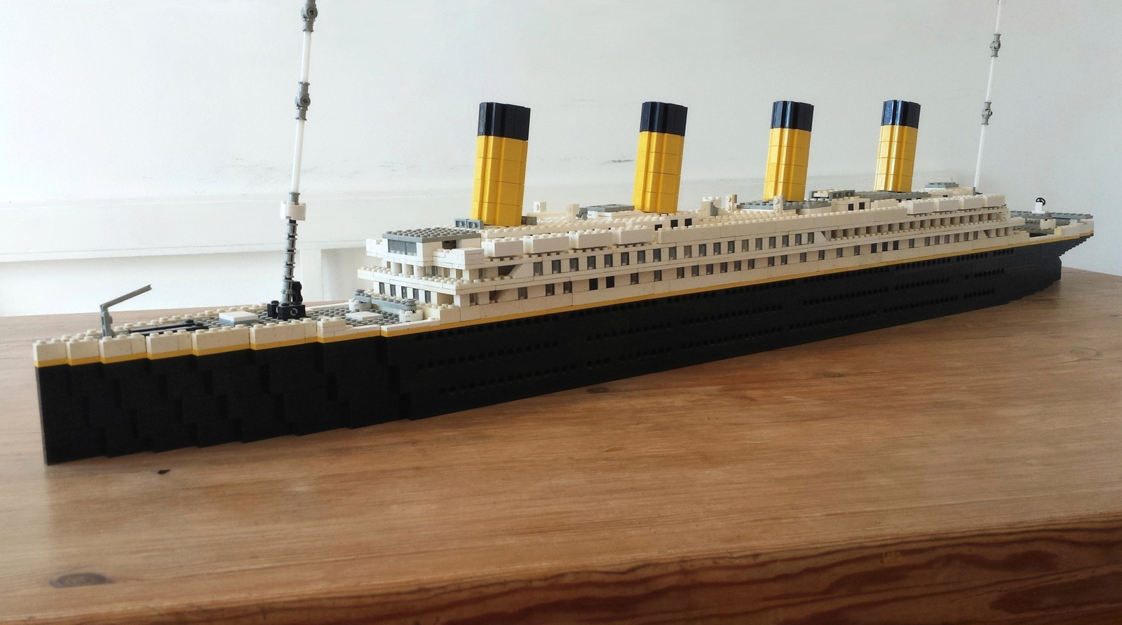 LEGO IDEAS RMS Titanic (46'' real life model with lights)