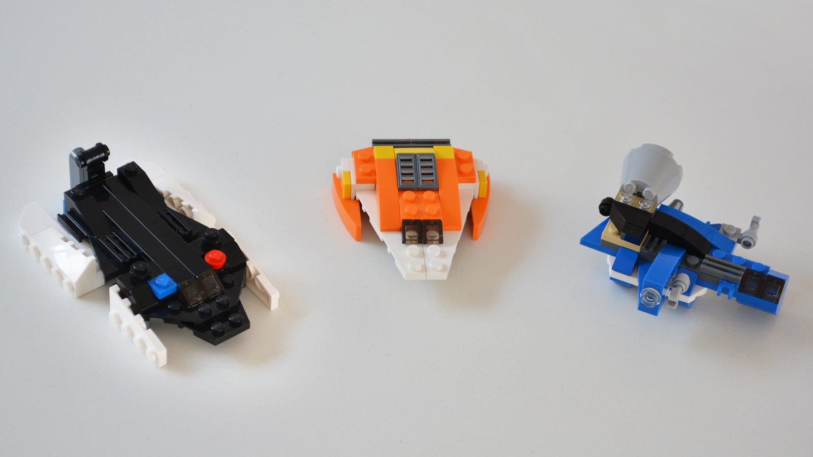 Small cheap lego spaceship