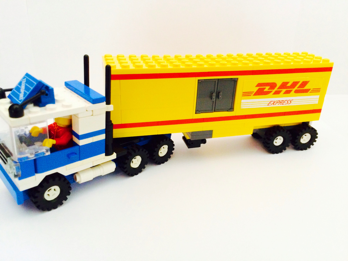 LEGO IDEAS DHL Express Trailer