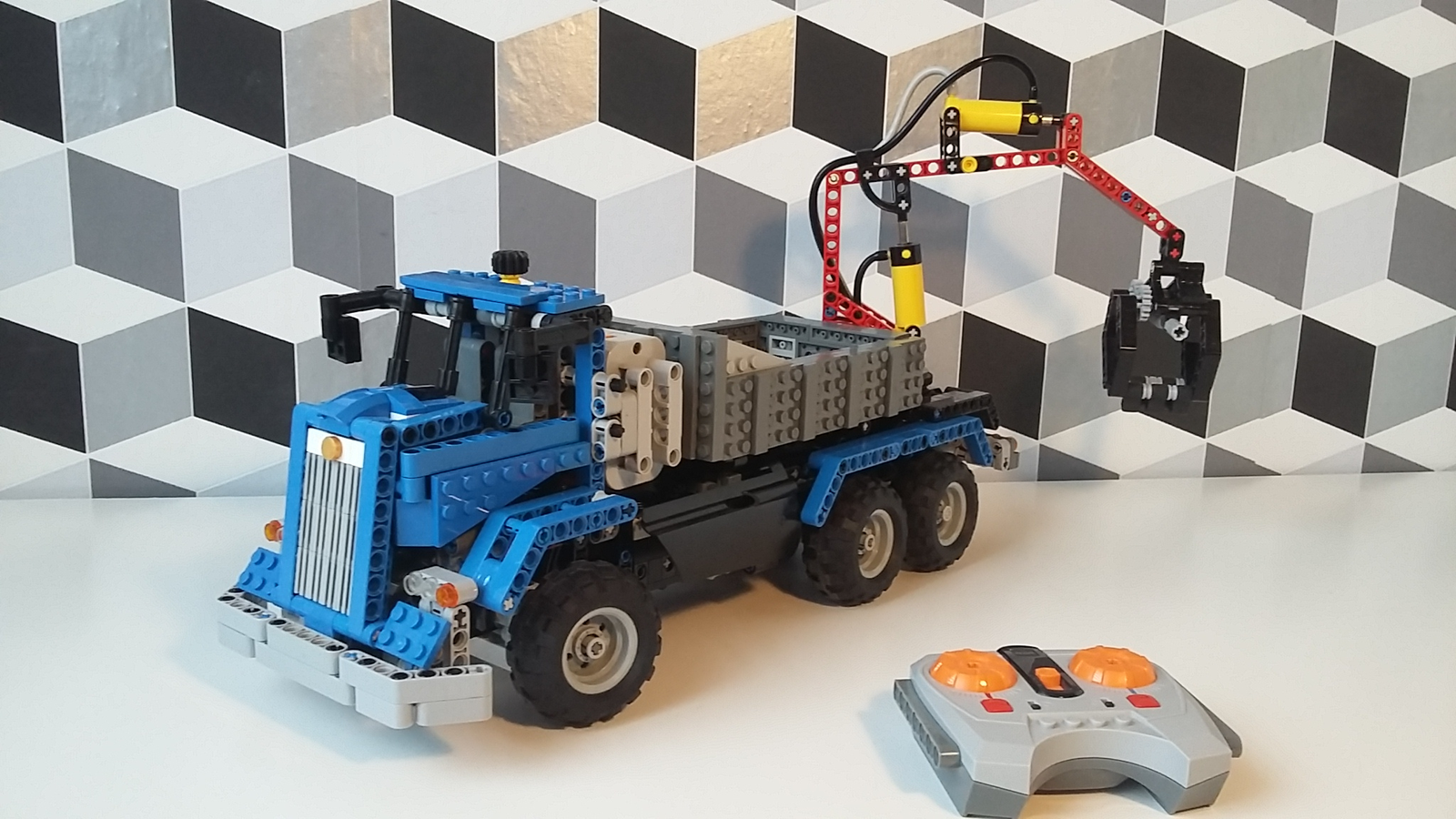 Lego technic 2024 blue truck