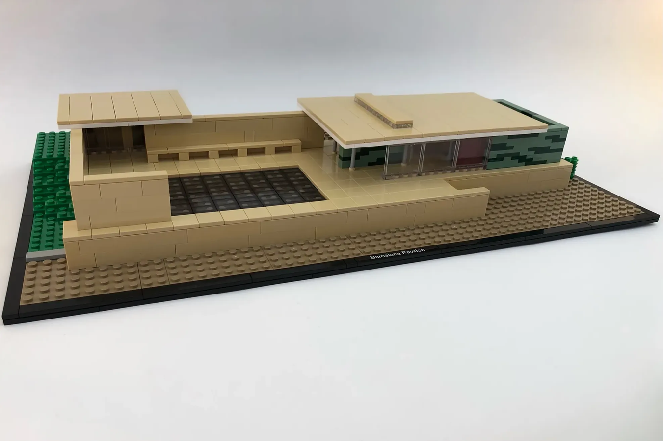 Lego best sale architecture bauhaus