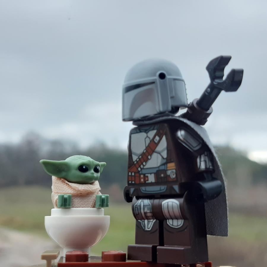 Lego mandalorian discount y baby yoda