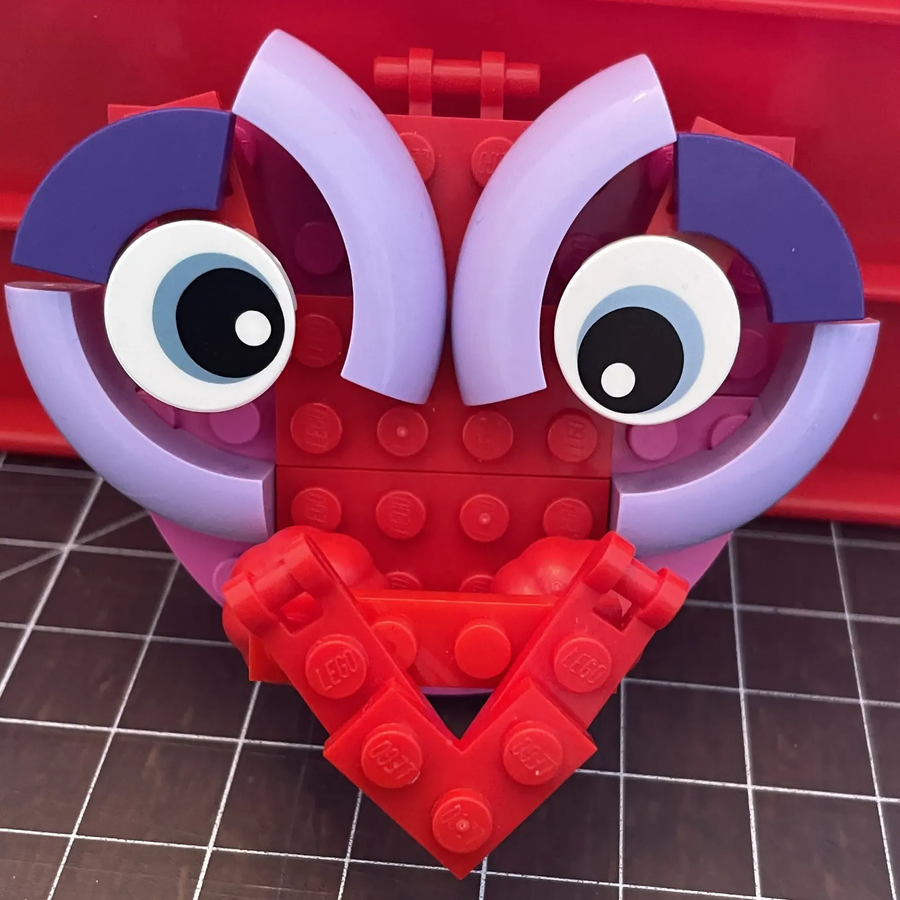 LEGO IDEAS Build a Heart, Share the Love! A Googly Eyed Bird With Heart