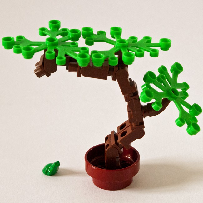 LEGO IDEAS Mini Bonsai Trees Mini Bonsai With a Green Frog