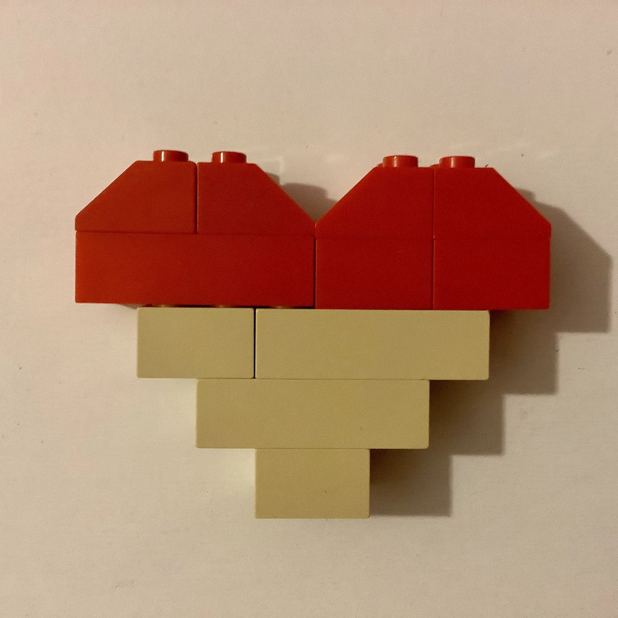 Small cheap lego heart