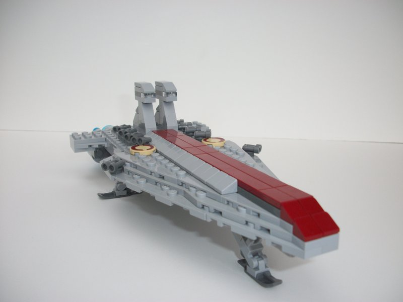 LEGO IDEAS Venator Class Star Destroyer Midi Scale