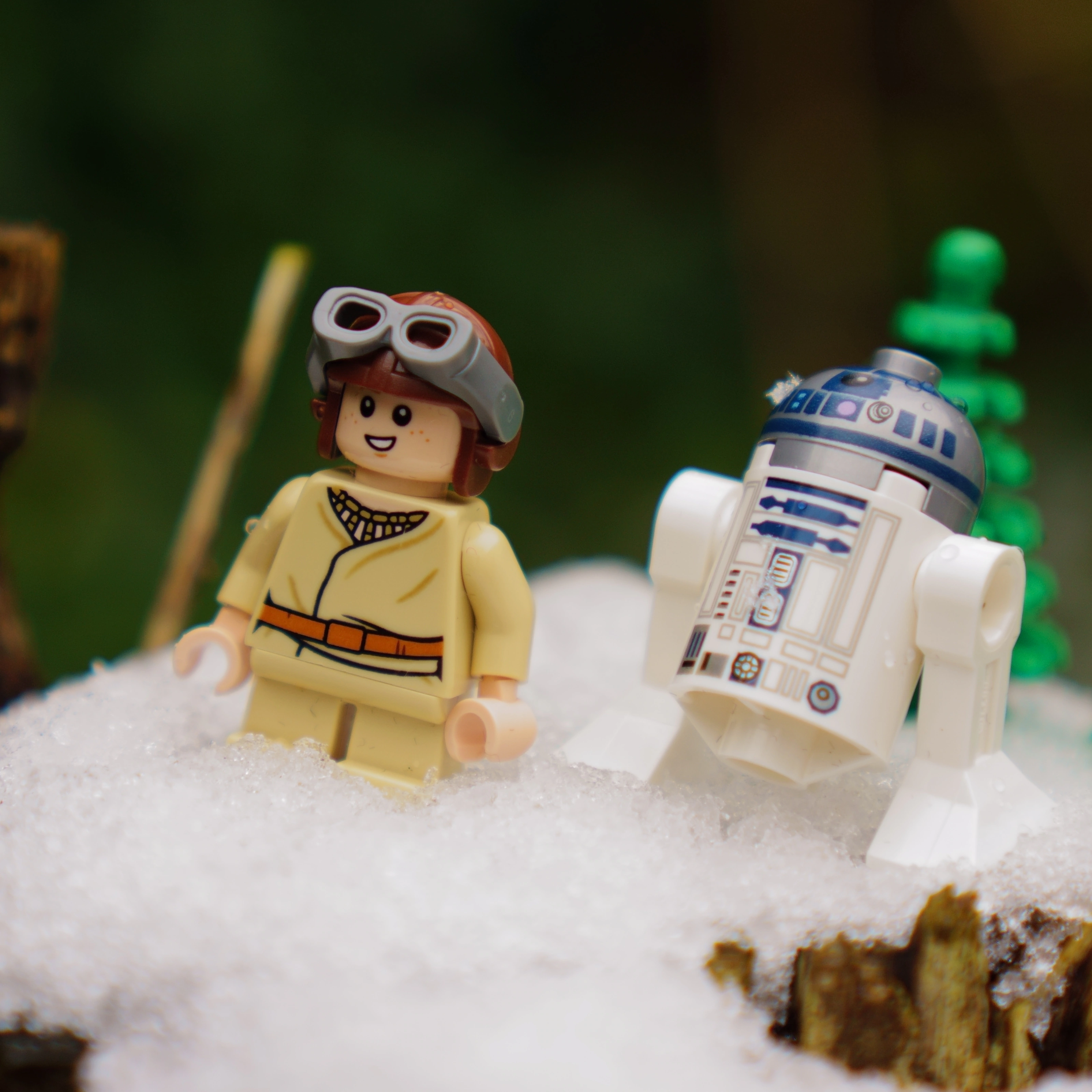 Stranded on an Ice Planet | LEGO® Ideas