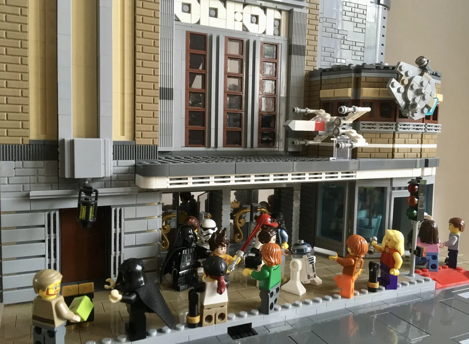 Lego palace best sale cinema alternative build