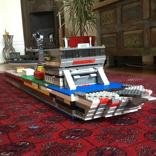 Lego cargo online ship