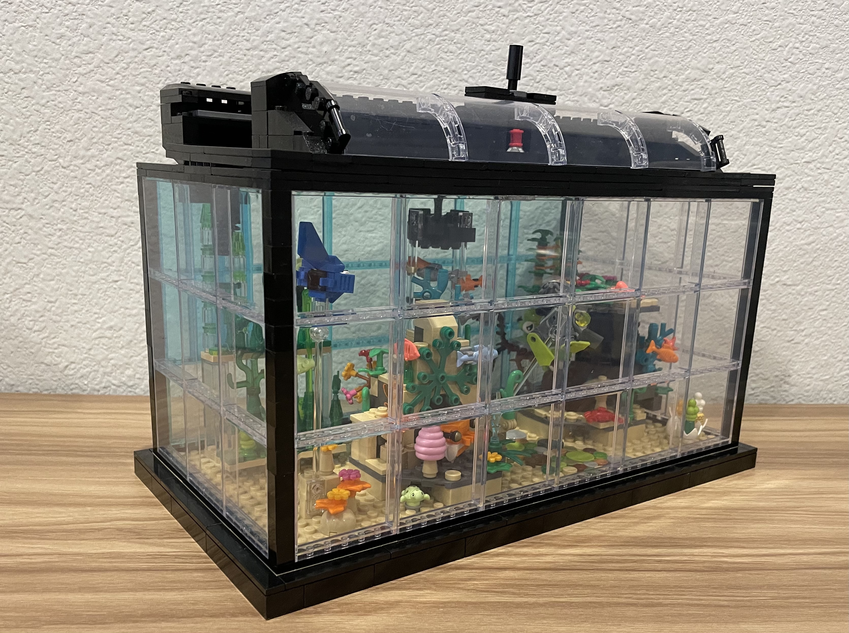 Lego fish tank store with real fish