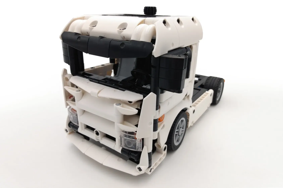 Lego sport online truck