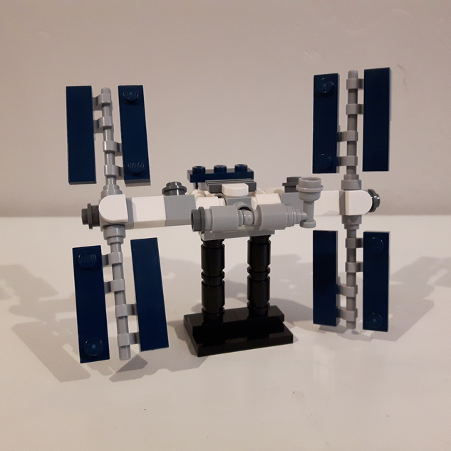 Iss model online lego