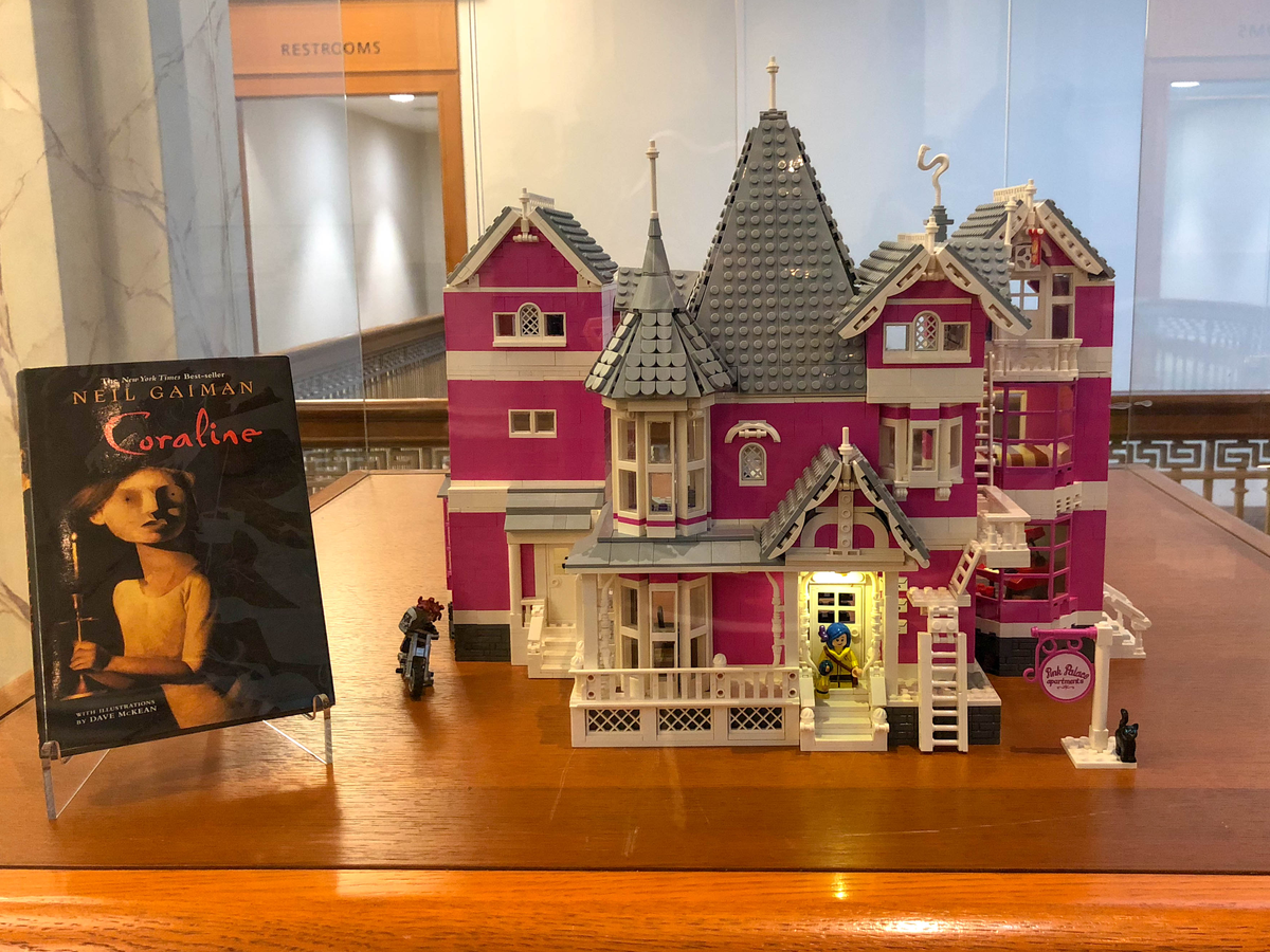 LEGO IDEAS - Blog - 10K Club Interview: It&#039;s Coraline&#039;s Pink Palace