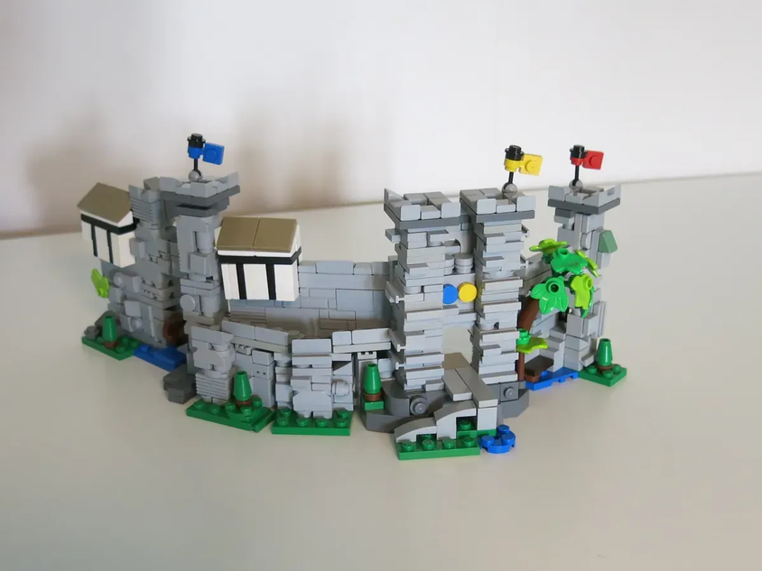 LEGO IDEAS 90th Anniversary Castle Theme Celebrations Lion