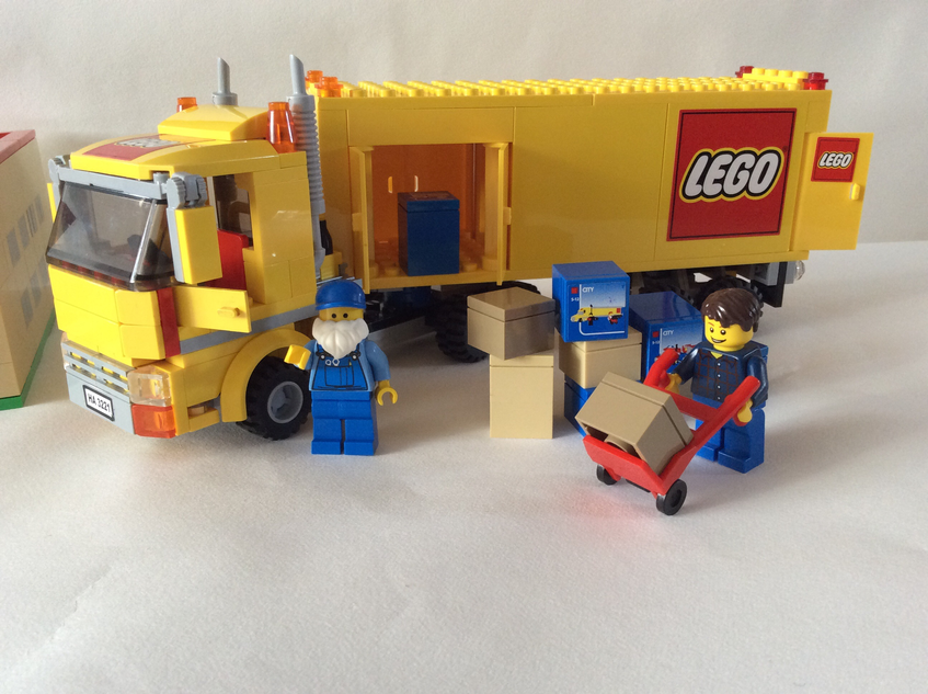 LEGO IDEAS Lego Shop and Lorry