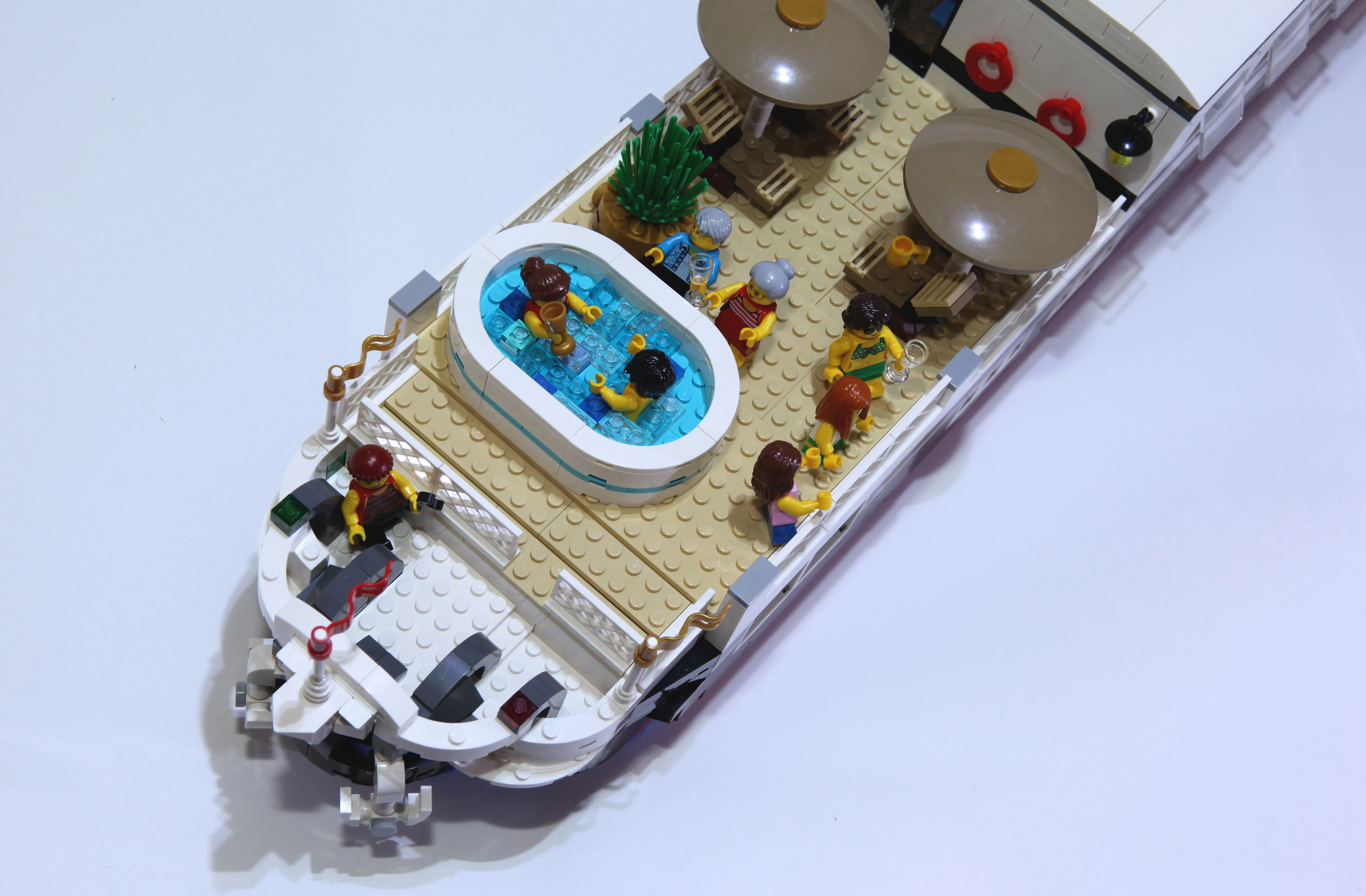 Luxury Hotel Barge | LEGO® Ideas