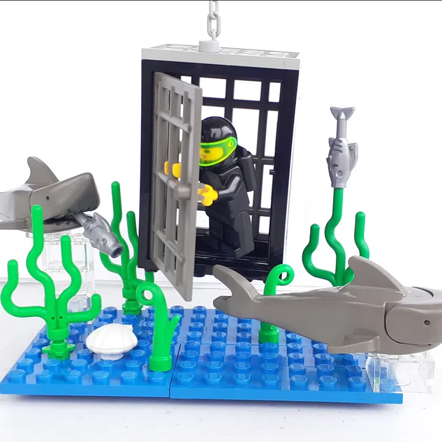 LEGO IDEAS Dive in Shark Tank