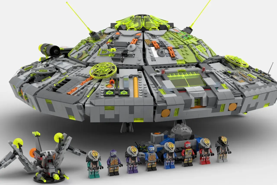 Lego alien spaceship sale