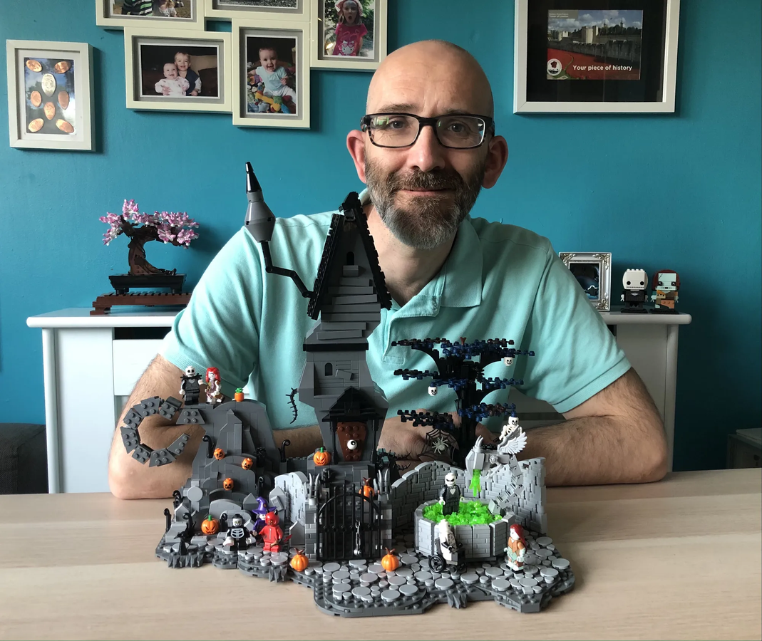 LEGO IDEAS - Blog - 10K CLUB INTERVIEW: The Nightmare Before Christmas -  Halloween Town by Simon Scott