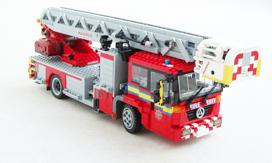 Lego fire truck online with ladder