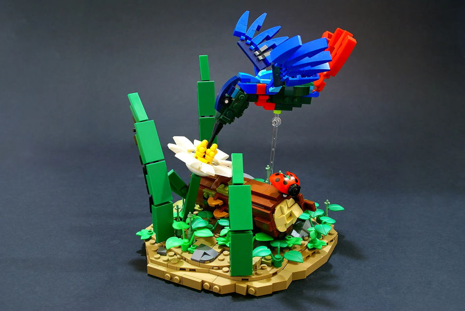 LEGO IDEAS - Hummingbird Sculpture