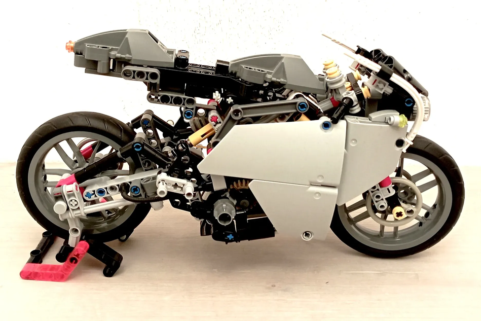 LEGO IDEAS Road Motorcycle Project