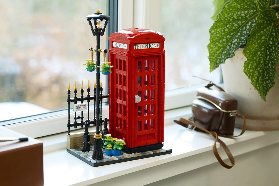 ▻ Nouveauté LEGO Ideas 2024 : le set 21347 Red London Telephone